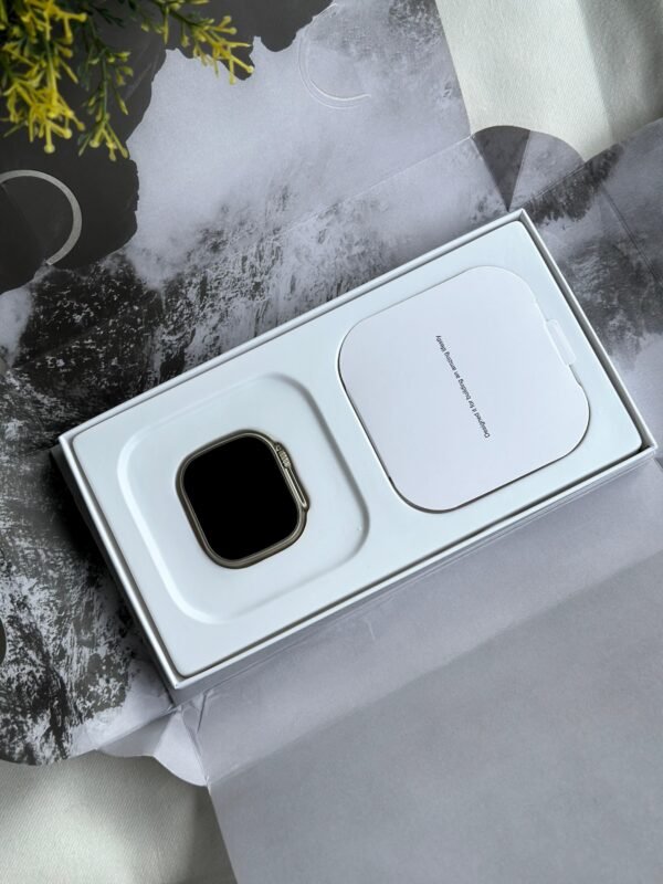 SERIES 8 ULTRA LOGO WATCH
